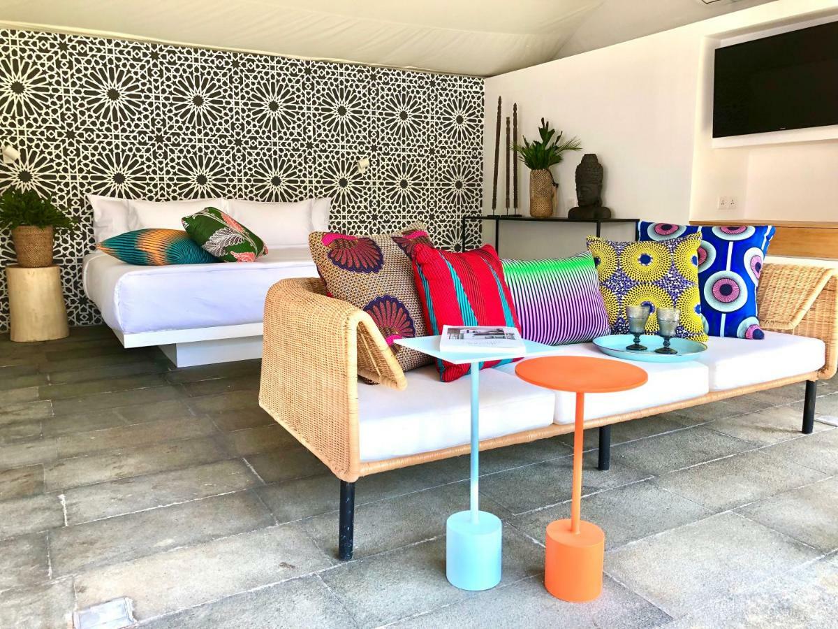 Pool Tent - Active & Surf Package with Free Benefits